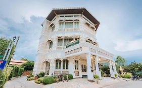 ชูชัยบุรี ศรีอัมพวา